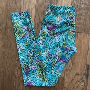 Onzie leopard print leggings / tights